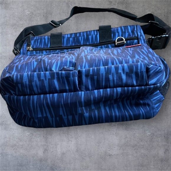 SKIP HOP - DUO SIGNATURE DIAPER BAG BLUE GRAFFITI - NWOT - Picture 11 of 13